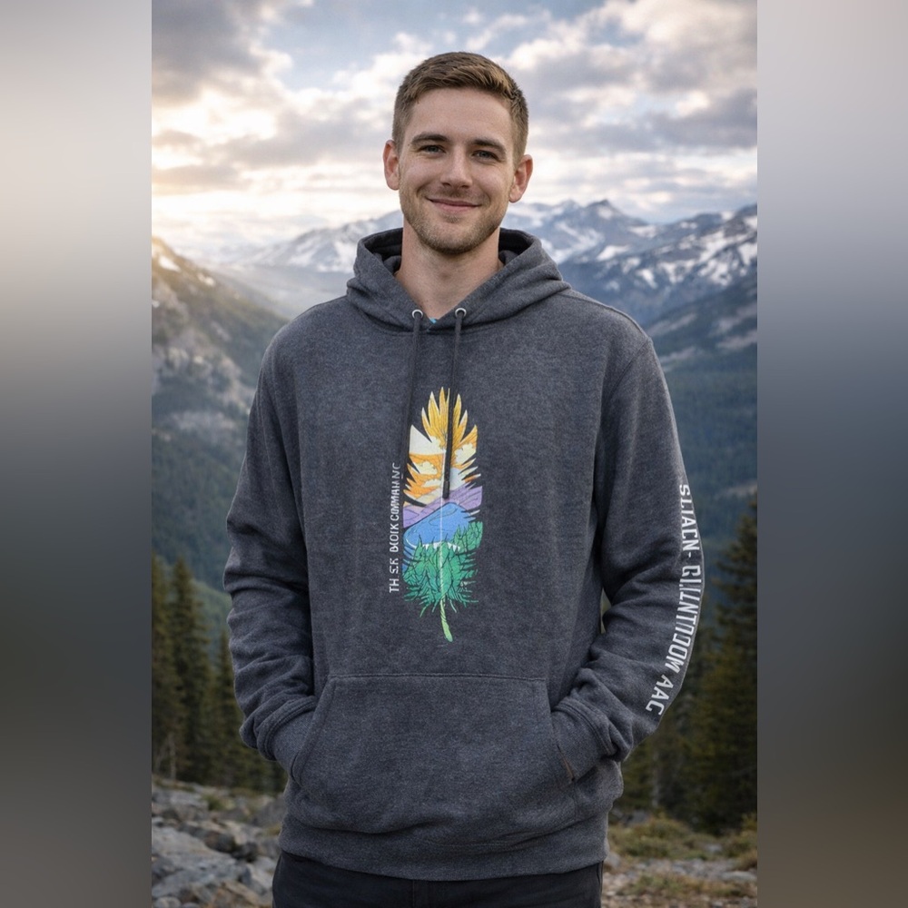 NWT The Duck Company Black Mountain NC Gray Feather Graphic Hoodie Size Medium